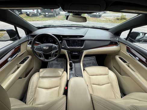 Used 2017 Cadillac XT5 Luxury w/ Driver Awareness Package image 14