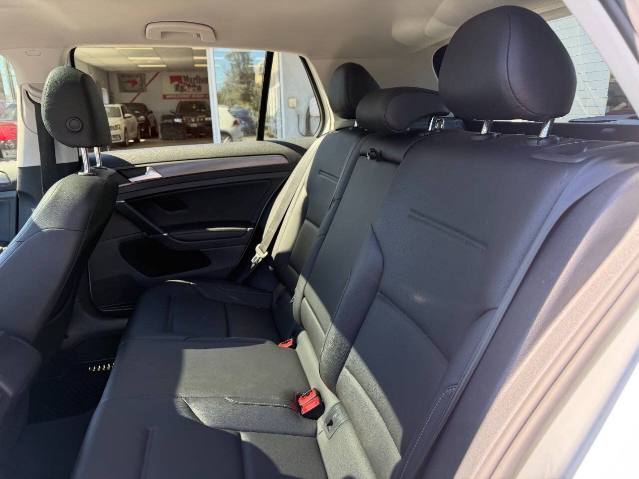 Used 2018 Volkswagen Golf SE FWD image 22