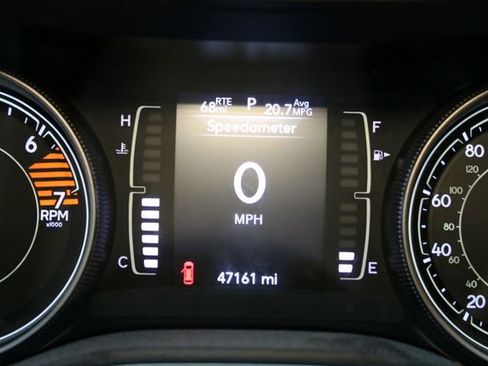 Used 2019 Jeep Cherokee Sport FWD image 23