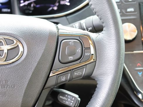 Used 2018 Toyota Avalon XLE Premium image 21