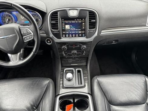 Used 2017 Chrysler 300 Touring w/ Value Package AWD/4WD image 17