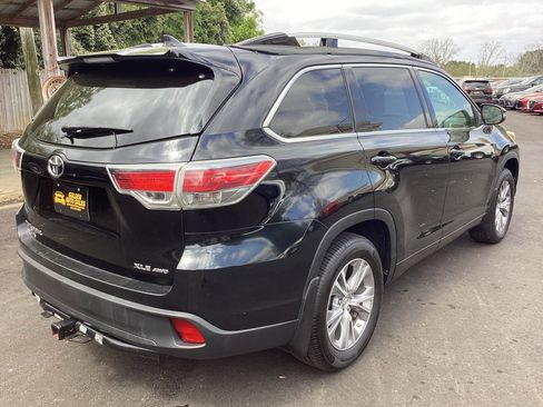 Used 2015 Toyota Highlander XLE image 7