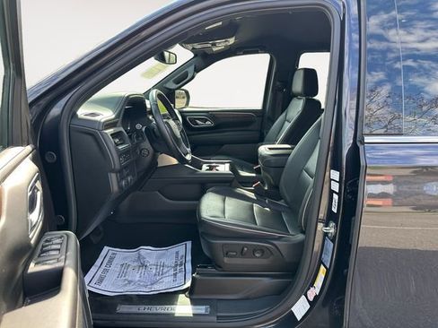 Used 2023 Chevrolet Suburban Premier RWD image 9
