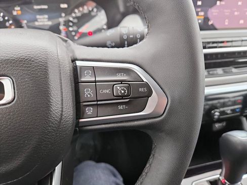 Used 2024 Jeep Compass Limited image 16