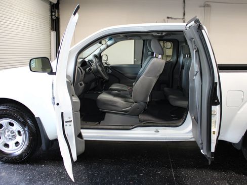 Used 2020 Nissan Frontier S RWD image 23