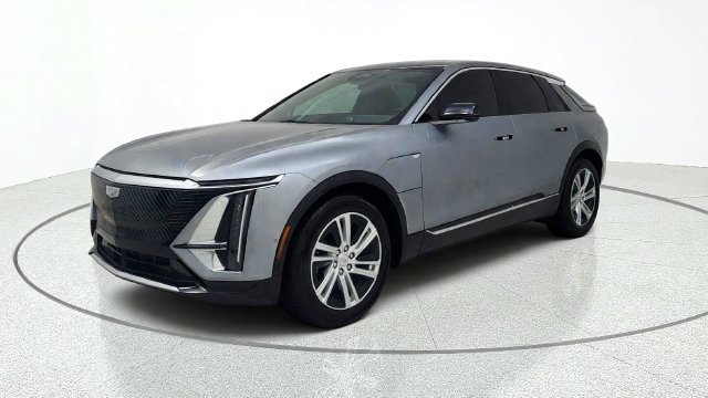 Used 2024 Cadillac Lyriq Tech w/ Driver Assist Package AWD/4WD image 3