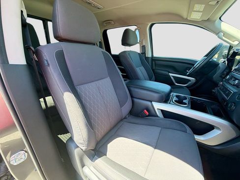 Used 2024 Nissan Titan SV w/ SV Convenience Package AWD/4WD image 27