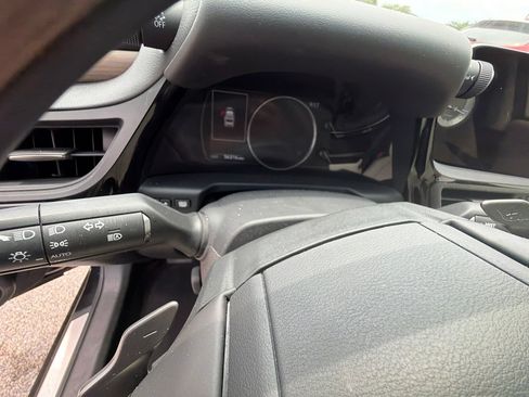 Used 2023 Lexus ES 300h Ultra Luxury w/ Accessory Package (Z2) FWD image 11