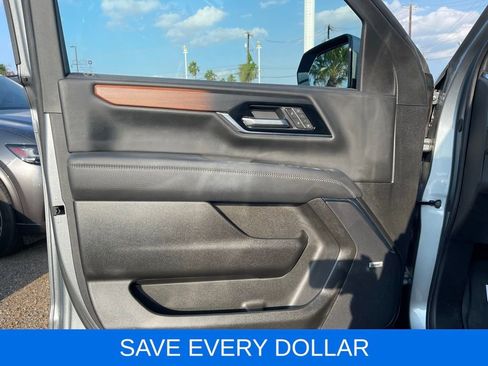 Used 2025 GMC Yukon Denali w/ Denali Reserve Package RWD image 15