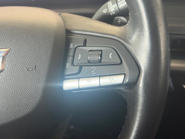 Used 2025 Cadillac XT4 Premium Luxury FWD image 12