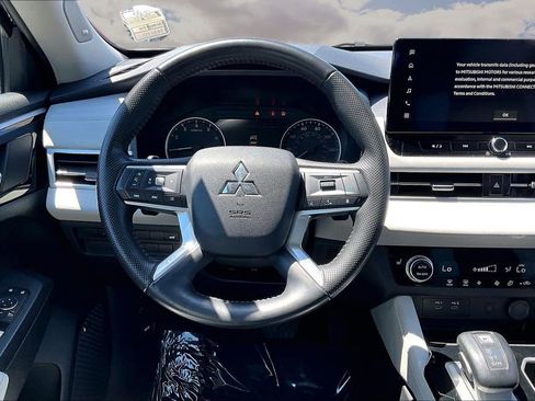 Used 2025 Mitsubishi Outlander SE AWD/4WD image 8