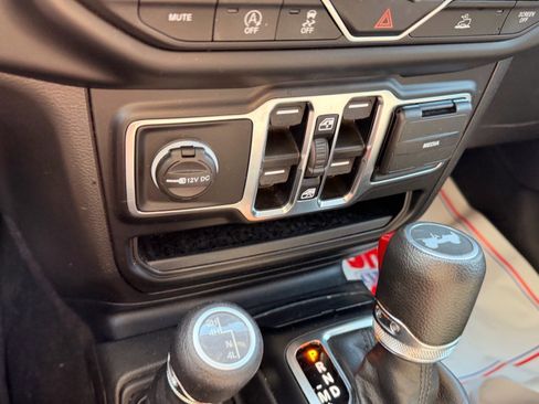 Used 2023 Jeep Wrangler Unlimited Sport AWD/4WD image 20