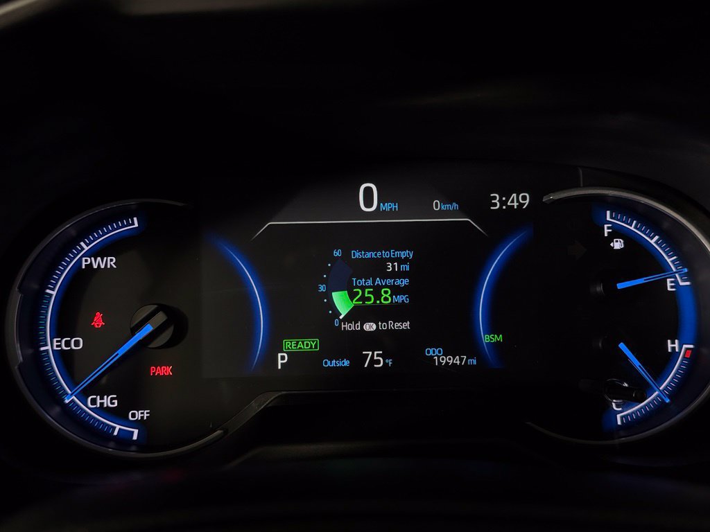 Used 2025 Toyota RAV4 XLE AWD/4WD image 13