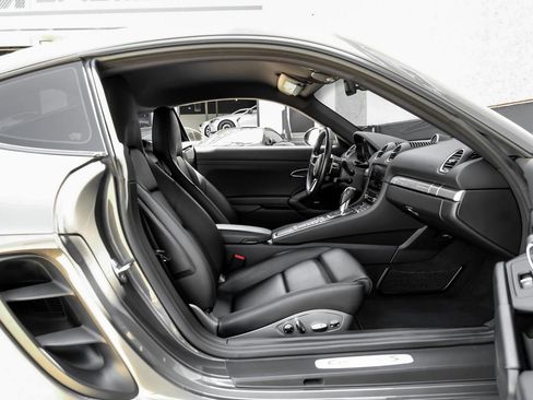 Used 2019 Porsche 718 Cayman S RWD image 40