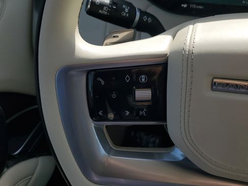 Used 2024 Land Rover Range Rover SE image 24