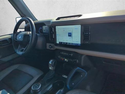 Used 2023 Ford Bronco Wildtrak image 18