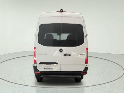 Used 2022 Mercedes-Benz Sprinter 2500 image 6