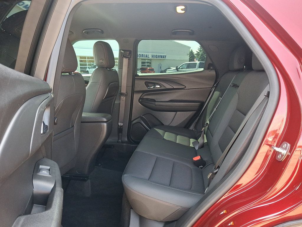 Used 2023 Chevrolet TrailBlazer RS AWD/4WD image 11