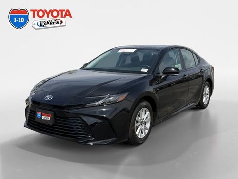 Certified 2025 Toyota Camry LE FWD image 1
