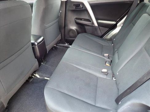 Used 2016 Toyota RAV4 LE FWD image 9