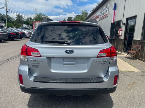 Used 2013 Subaru Outback 3.6R Limited w/ Moonroof Pkg image 5