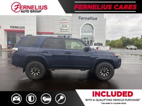 Used 2021 Toyota 4Runner SR5 AWD/4WD image 2