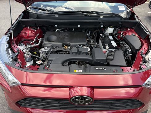 Used 2025 Toyota RAV4 XLE AWD/4WD image 36