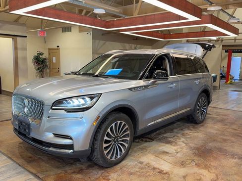 Used 2023 Lincoln Aviator Reserve image 6