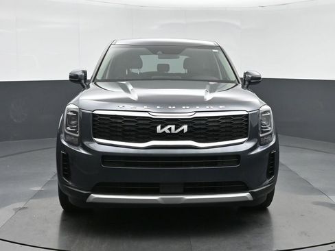 Used 2022 Kia Telluride LX image 2