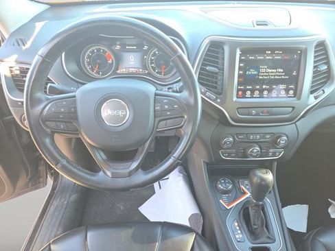 Used 2019 Jeep Cherokee Trailhawk image 10
