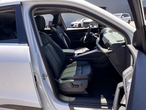Used 2025 Audi Q5 Premium w/ Convenience Package AWD/4WD image 37