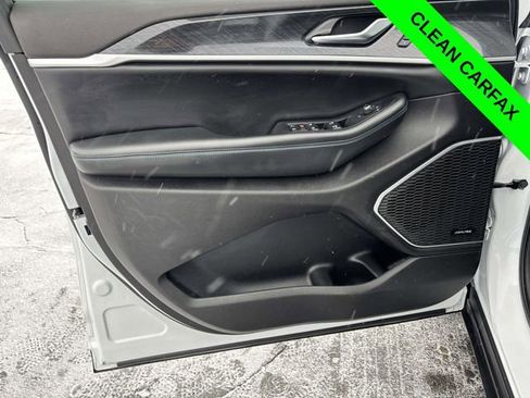 Used 2022 Jeep Grand Cherokee Trailhawk w/ Advanced Protech Group II image 9