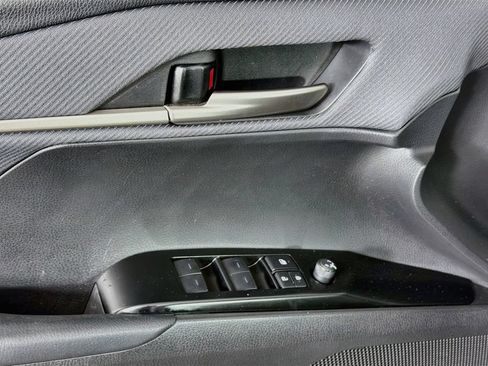 Used 2025 Toyota Camry SE FWD image 23