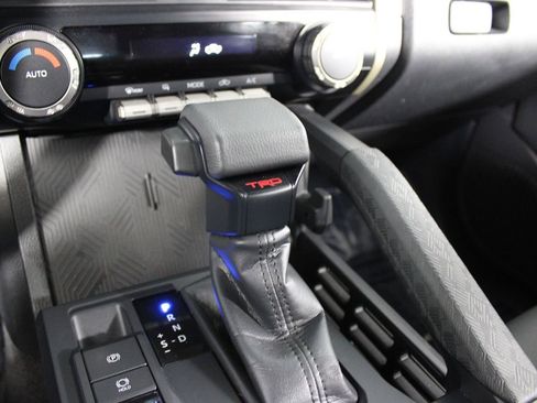 Used 2024 Toyota Tacoma TRD Off-Road image 18