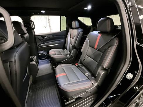 Used 2025 Chevrolet Traverse RS w/ LPO, Floor Liner Package AWD/4WD image 25