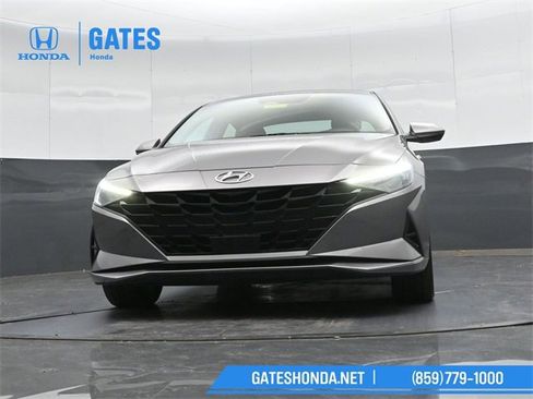 Used 2023 Hyundai Elantra SEL w/ Convenience Package image 45