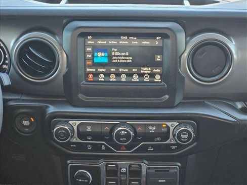 Used 2023 Jeep Gladiator Willys image 13