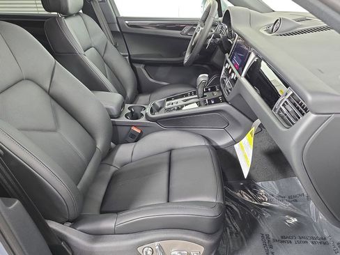 New 2026 Porsche Macan image 27