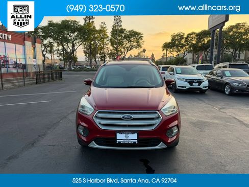 Used 2018 Ford Escape Titanium FWD image 2
