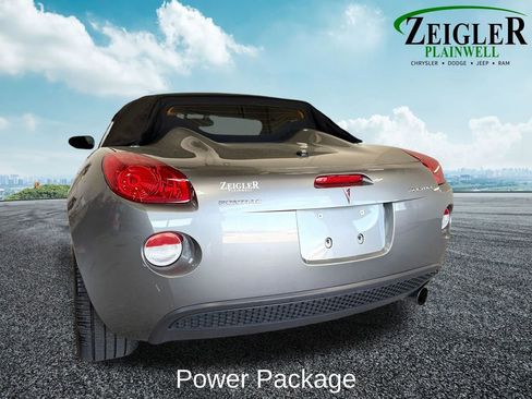 Used 2006 Pontiac Solstice Convertible w/ Premium Package RWD image 4