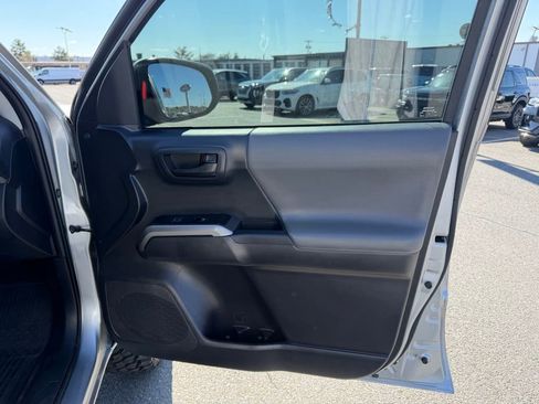 Used 2023 Toyota Tacoma SR5 AWD/4WD image 28