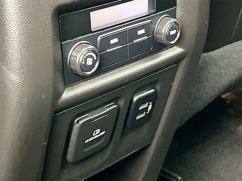 Used 2018 Chevrolet Traverse LT image 25