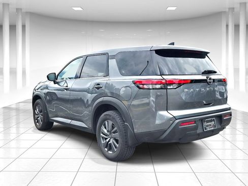 Used 2024 Nissan Pathfinder S FWD image 5