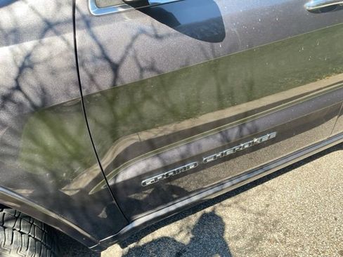 Used 2018 Jeep Grand Cherokee Overland image 7