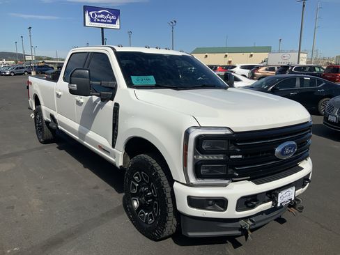 Used 2025 Ford F350 Platinum w/ FX4 Off-Road Package AWD/4WD image 4