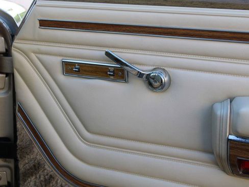 Used 1990 Jeep Grand Wagoneer image 68