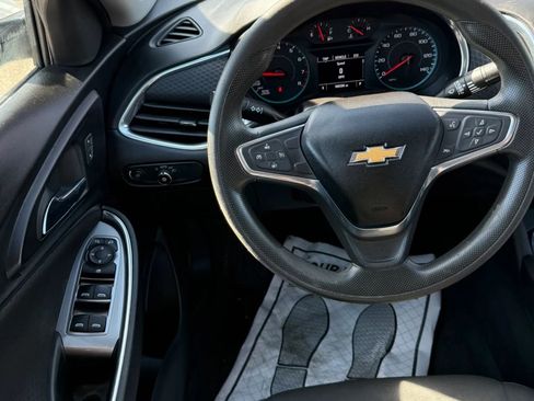 Used 2019 Chevrolet Malibu LT FWD image 18