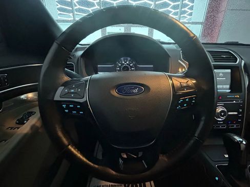 Used 2016 Ford Explorer Limited w/ Equipment Group 301A image 9