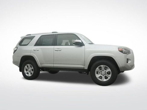 Used 2022 Toyota 4Runner SR5 Premium w/ Moonroof Package AWD/4WD image 32