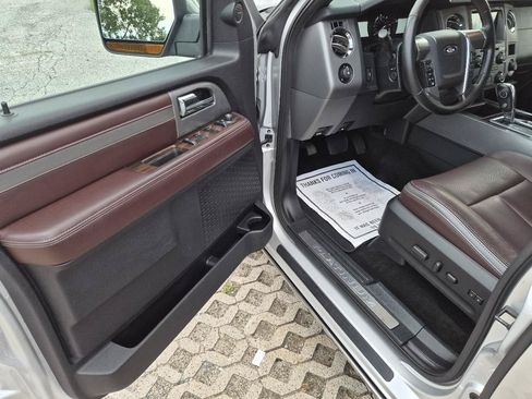 Used 2017 Ford Expedition EL Platinum AWD/4WD image 10